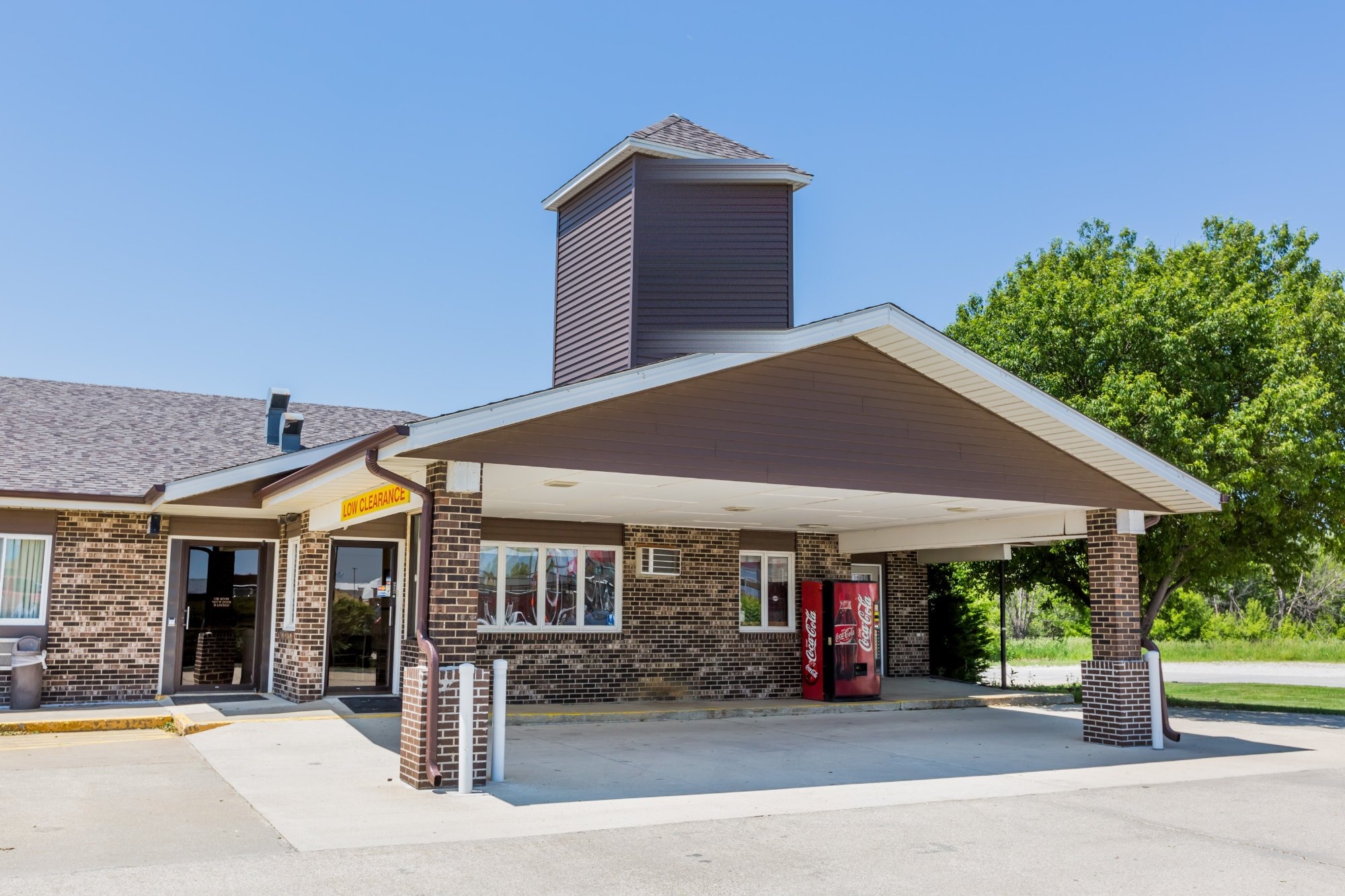 Relax Inn & Suites Photo - Relax Inn & Suites in Adair