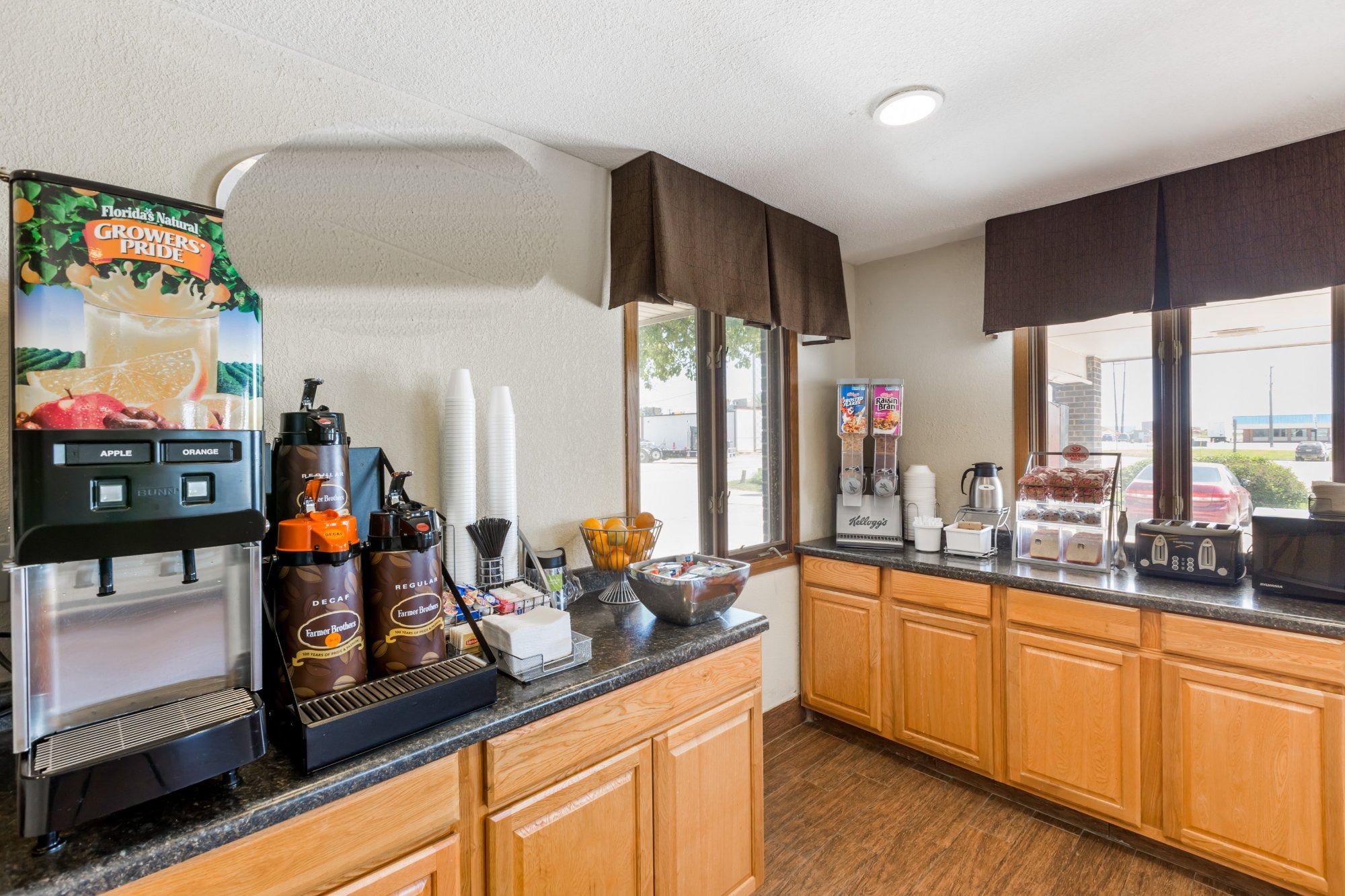 Relax Inn & Suites Photo - Relax Inn & Suites in Adair